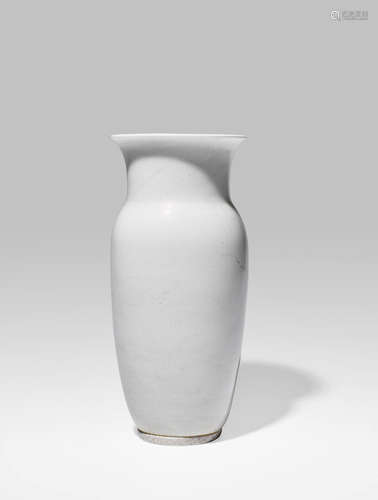 Tomasso Buzzi (1900-1981) Lattimo Vase 1932-33 for Venini, model no. 3315, opaque glass milky white glass applied with gold foil height 14in (35.5cm)