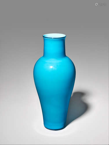 Carlo Scarpa (1906-1978) Large Incamiciato Cinesi Vase circa 1942 for Venini, model no. 3939, cased blown glass, acid stamp 'venini murano italia' and paper label 'VENINI MURANO VENEZIA MADE IN ITALY' height 14 3/4in (37.5cm); diameter 6in (15cm)