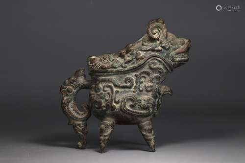 A Chinese Bronze Ware Vessel With Dragon Pattern Carving&Beast Shaping Cover