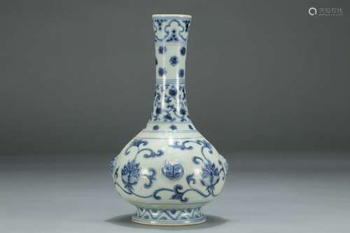 A Chinese Porcelain Blue And White Floral Painting Flask