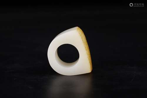 A Chinese Hetian Jade Ring