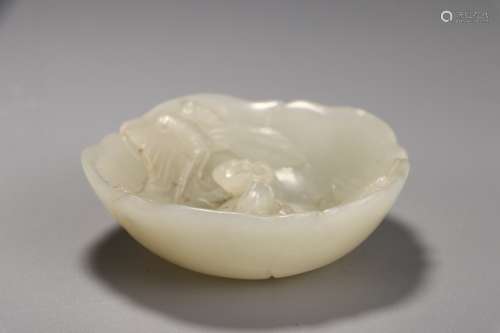 A Chinese Hetian Jade Brush Washer Of Floral&Butterfly Pattern