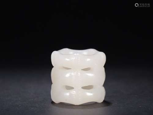 A Chinese Hetian Jade Thumb Ring With Bamboo Pattern Carving