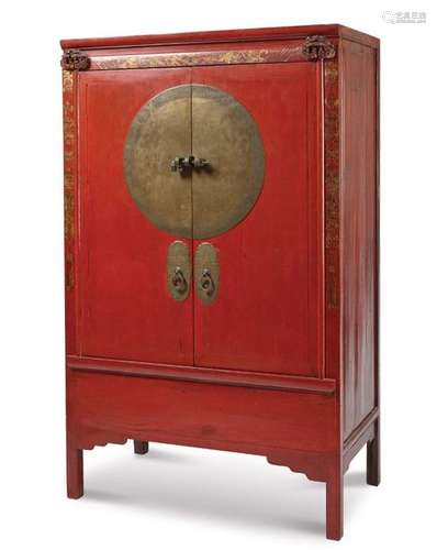 CHINE, fin XIXe siècle Armoire à deux portes or…