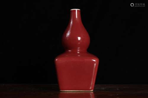 a chinese peachbloom glazed porceclain vase,qianlong period