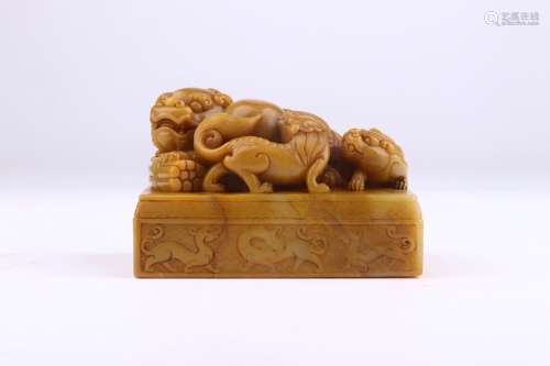 a chinese old collection tianhuang stone lion seal
