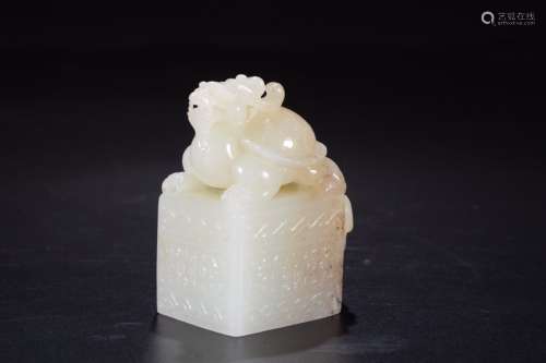 a chinese old collection hetian jade turtle seal