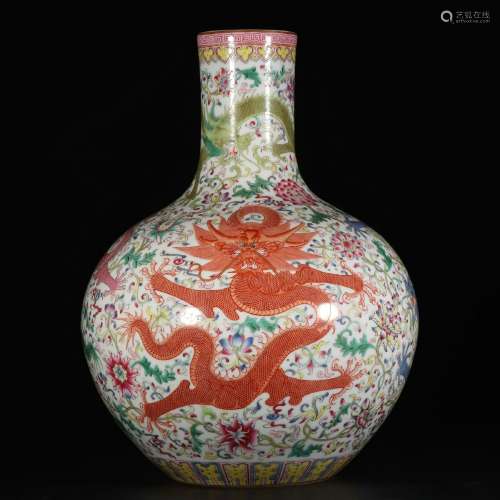 a chinese famille rose porcelain dragon vase,qianlong period