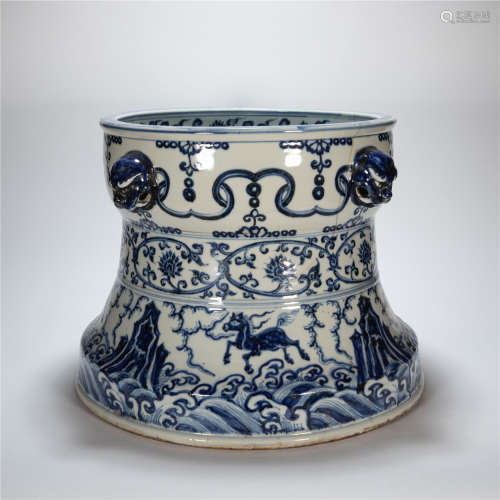 CHINESE BLUE AND WHITE PORCELAIN ZUN