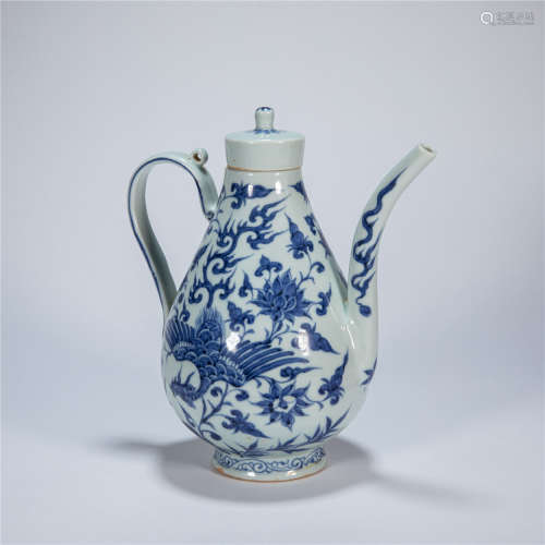 CHINESE BLUE AND WHITE PORCELAIN POT