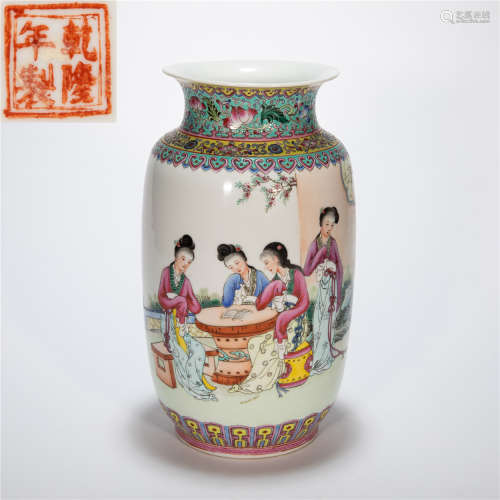 CHINESE POLYCHROME MALLET BOTTLE WITH FIGURE PAINT