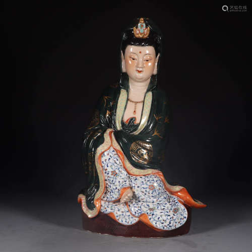 Chinese Qing Dynasty Famille Rose Gold Painted Porcelain Guanyin Sitting Statue
