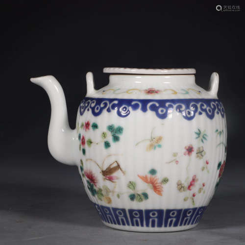 Chinese Qing Dynasty Tongzhi Period Blue An White Famille Rose Flower Pattern Tea Pot