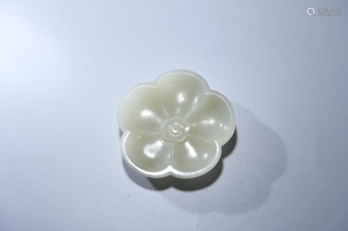 A CHINESE FLOWER SHAPED WHITE JADE INCENS…