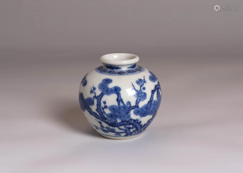 A CHINESE PAINTED PORCELAIN ZUN