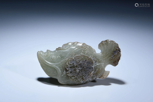 A CHINESE JADE CARVED FISH ORNAMENT