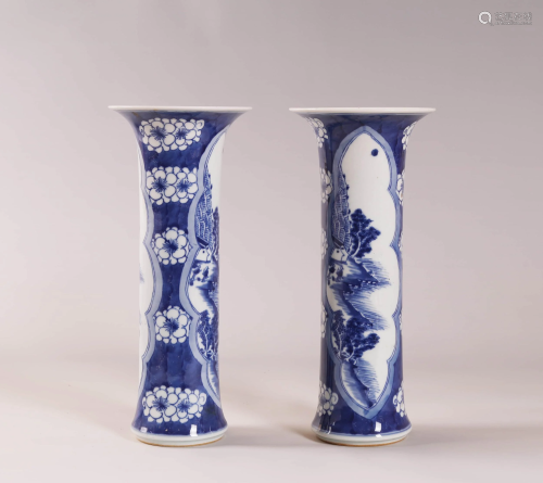 A PAIR OF CHINESE BLUE AND WHITE FLORAL PO…