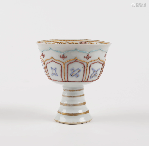 A CHINESE PAINTED GILD PORCELAIN STANDING …
