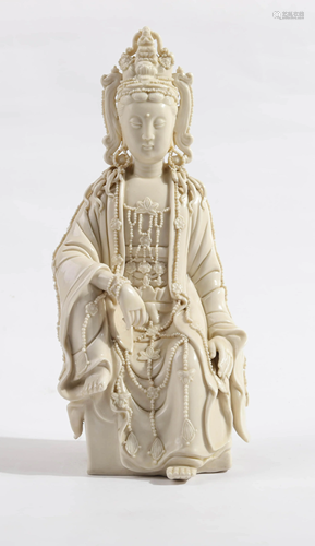 A CHINESE DEHUA KILN PORCELAIN MAZU STATUE