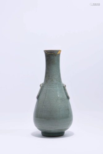 A CHINESE LONGQUAN PORCELAIN DO…