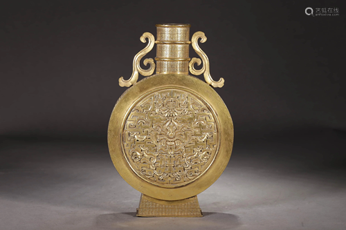 A CHINESE GILD COPPER VASE