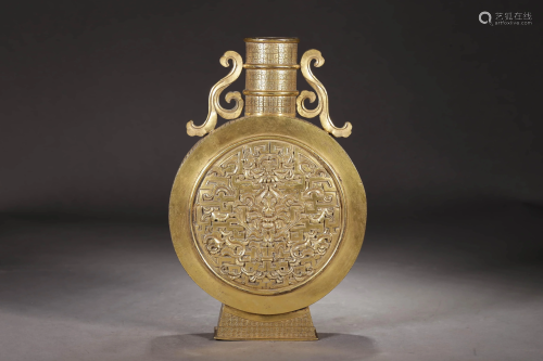 A CHINESE GILD COPPER VASE
