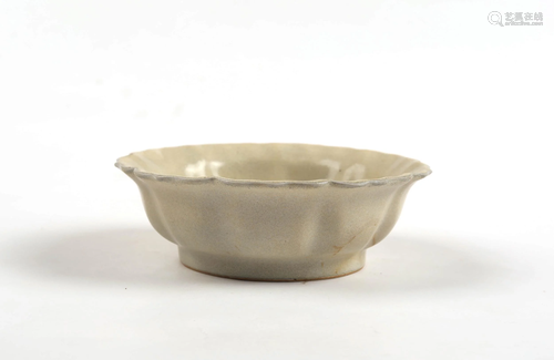 A CHINESE LONGQUAN PORCELAIN BRU…