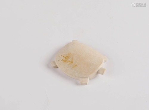 A CHINESE JADE TURTLE ORNAMENT