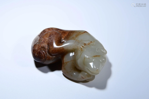 A CHINESE JADE CARVED BEAR ORNAMENT