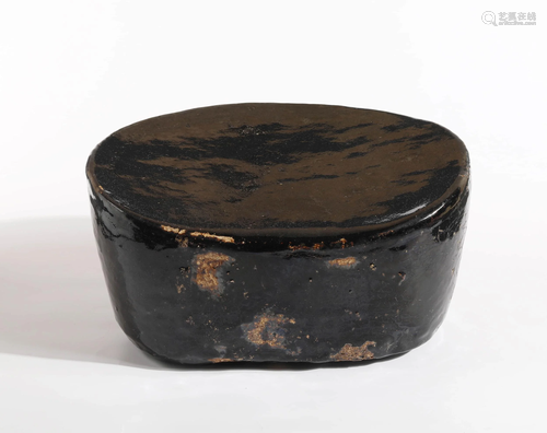 A CHINESE XING KILN BLACK GLAZE PORCELAIN PIL…