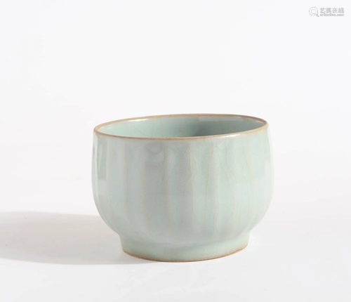 A CHINESE LONGQUAN KILN CELADON-…