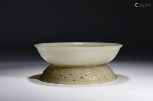 A SET OF CHINESE WHITE JADE BOWL