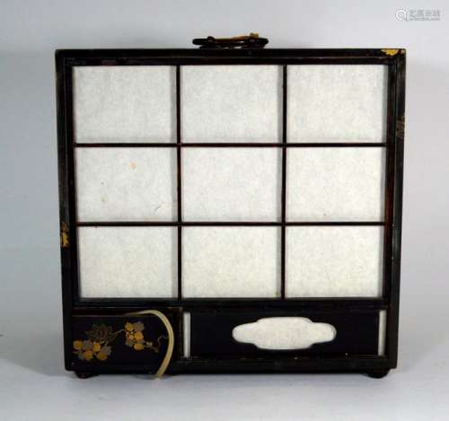 Japanische Kunst und Antiquitäten Lacklampe, 19. J…