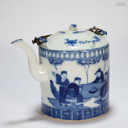 ANCIENT CHINESE BLUE AND WHITE PORCELAIN TEAPOT WITH FIGURES PAINT