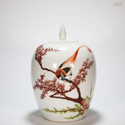 CHINESE ANCIENT FAMILLE VERTE JAR WITH LID