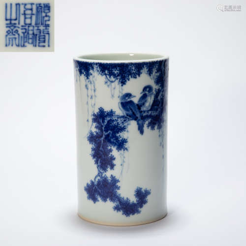 ANCIENT CHINESE BLUE AND WHITE PORCELAIN PENCIL VASE