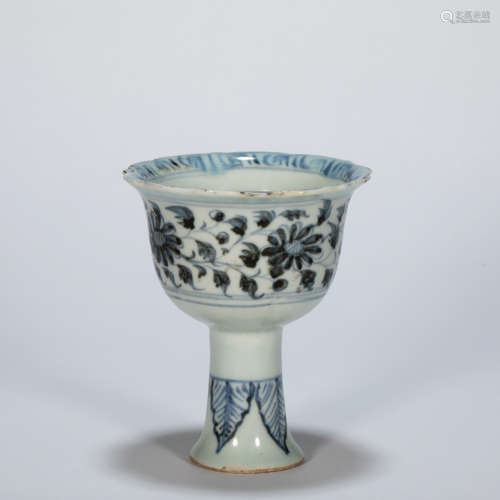 ANCIENT CHINESE BLUE AND WHITE PORCELAIN GOBLET