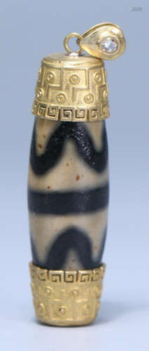 AN OLD TIBETAN TEETH PATTERN DZI