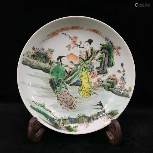 A FIVE COLOR GLAZE PLATE WITH FIGURE PATTERN