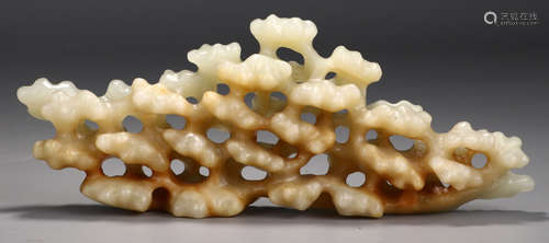 A HETIAN WHITE JADE PENDANT HOLLOW CARVED