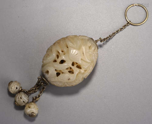 A HETIAN WHITE JADE SACHET HOLLOW CARVED