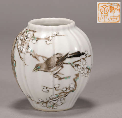 Late Qing Dynasty - Flower Bird Pattern Jar