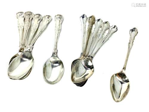 A SET OF FIVE SILVER KING'S PATTERN TEASPOONS ALONG WITH A SET OF SIX