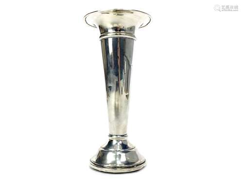 A GEORGE V SILVER TRUMPET VASE