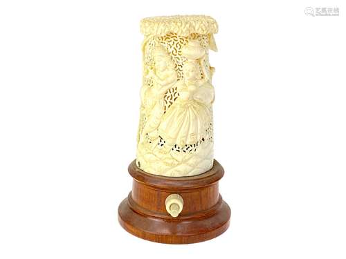 AN EARLY 20TH CENTURY INDIAN IVORY LIGHT