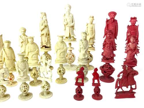 A COLLECTION OF LATE 19TH AND EARLY 20TH CENTURY CHINESE IVORY CHESS PIECES