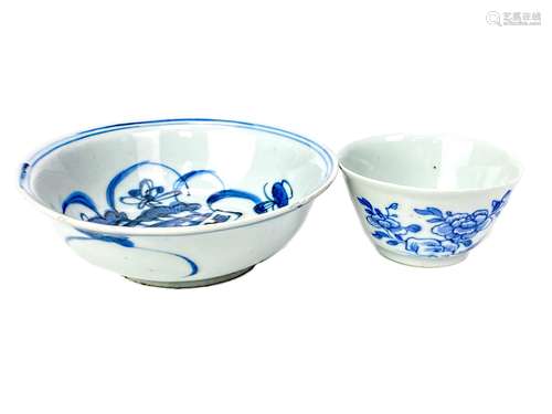 A 19TH CENTURY CHINESE BLUE AND WHITE TEA BOWL AND A BOWL