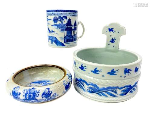 A 20TH CENTURY CHINESE CYLINDRICAL MUG, A JAPANESE IMARI BOWL AND TWO OTHER BOWLS