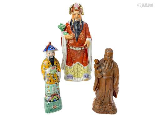 A CHINESE CERAMIC FIGURES OF FU, LU AND SHOU