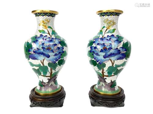 A PAIR OF JAPANESE CLOISONNE VASES